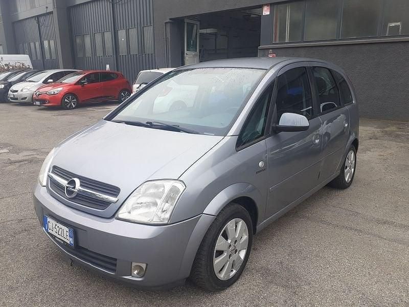 Usata Opel Meriva 101 CV (74 kW) 2003 Argento Monovolume