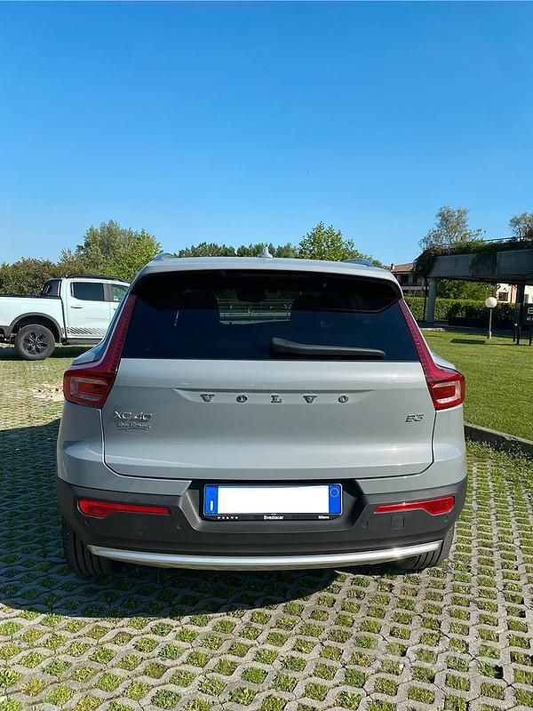 Usata Volvo XC40 Core 163 CV (119 kW) 2024 Grigio SUV