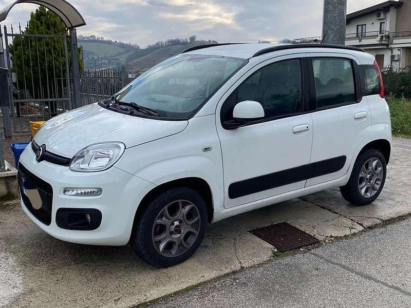 Bianco Usata 2015 Fiat Panda Due volumi | 5300 € (Buon prezzo) - Immagine 1/4