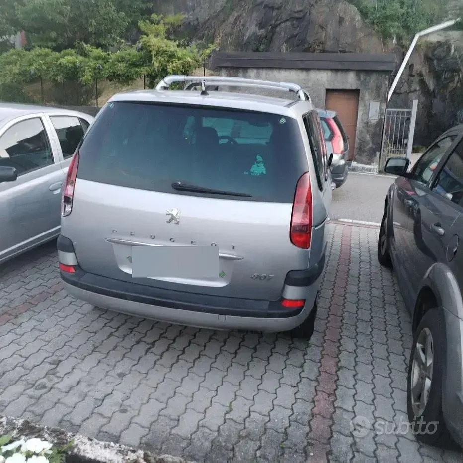 Usata Peugeot 807 128 CV (94 kW) 2004 Grigio Monovolume