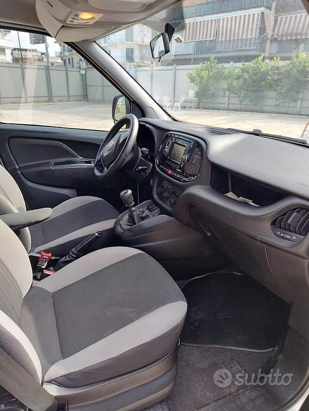 Usata Fiat Doblò 90 CV (66 kW) 2015 Monovolume