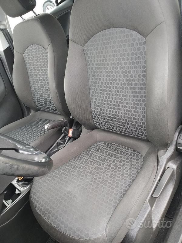 Usata Opel Corsa 90 CV (66 kW) 2016 Nero Utilitaria