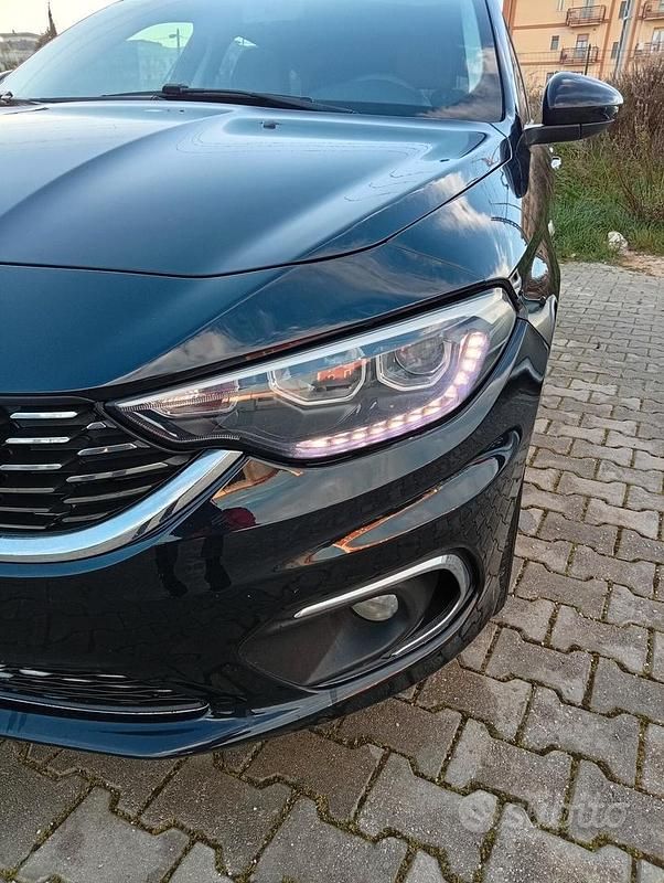 Usata Fiat Tipo Lounge 120 CV (88 kW) 2019 Nero Station wagon