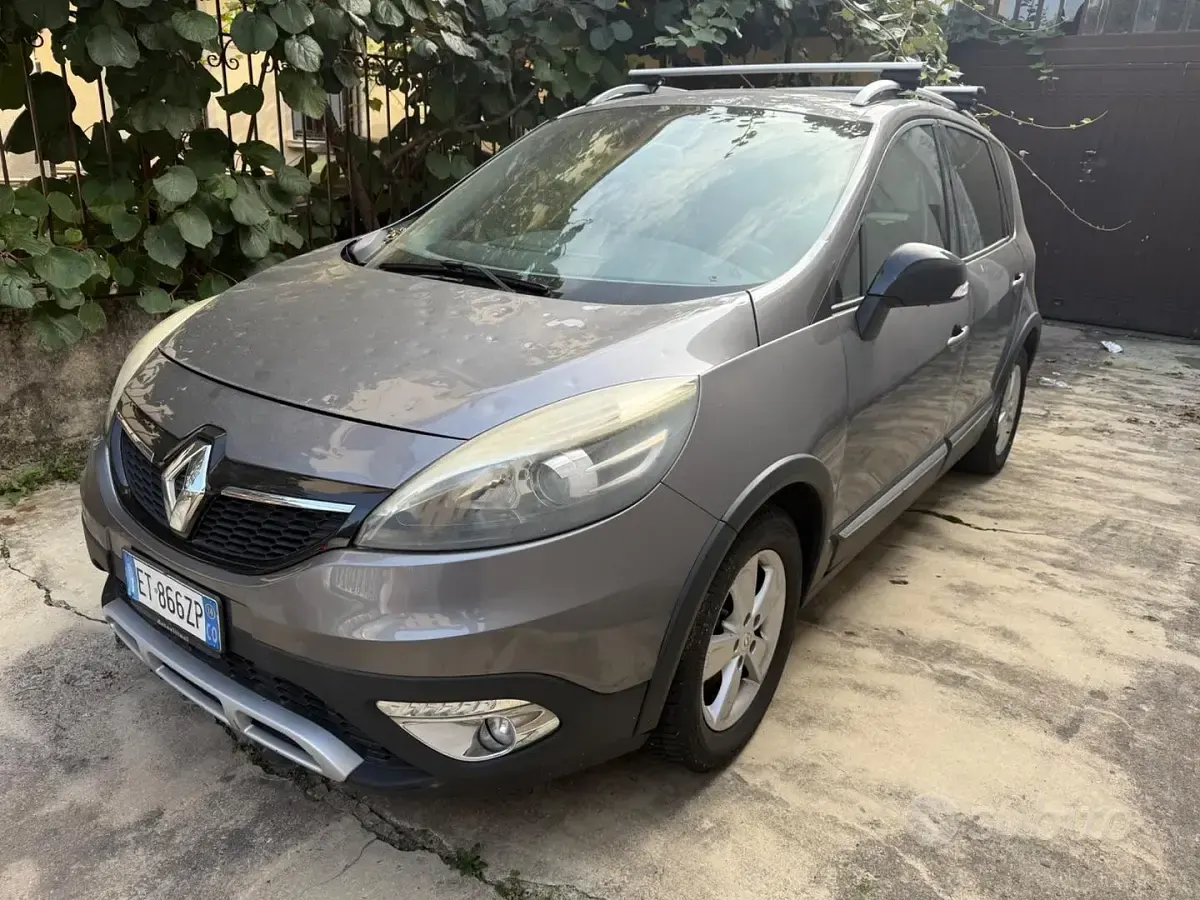 Usata Renault Scénic III XMOD 110 CV (80 kW) 2014 Arancione Monovolume