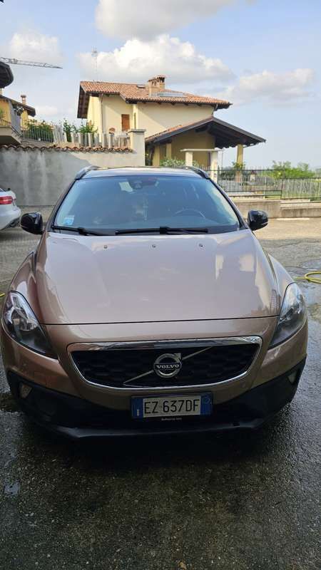 Usata 2015 Volvo V40 CC Kinetic Station wagon | 10.000 € (Molto cara) - Immagine 1/4