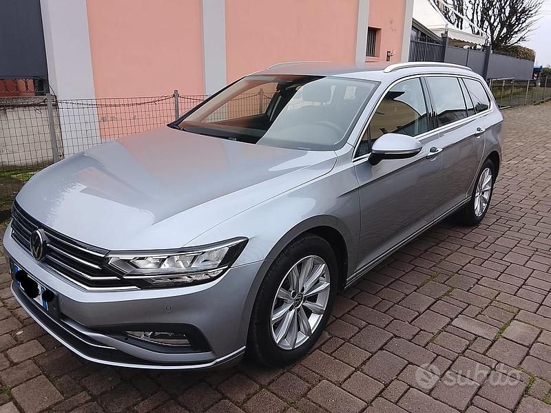 Usata VW Passat Conceptline 150 CV (110 kW) 2022 Grigio Station wagon