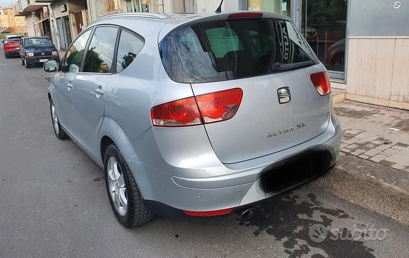 Usata Seat Altea XL Stylance 105 CV (77 kW) 2007 Grigio Monovolume