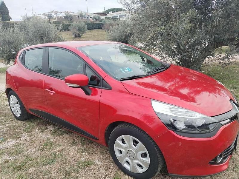 Usata Renault Clio IV 73 CV (53 kW) 2015 Rosso Berlina