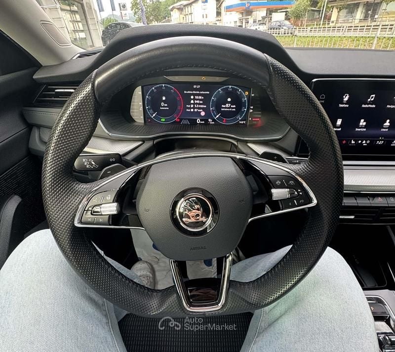 Usata Skoda Octavia Executive 116 CV (85 kW) 2024 Gray Station wagon