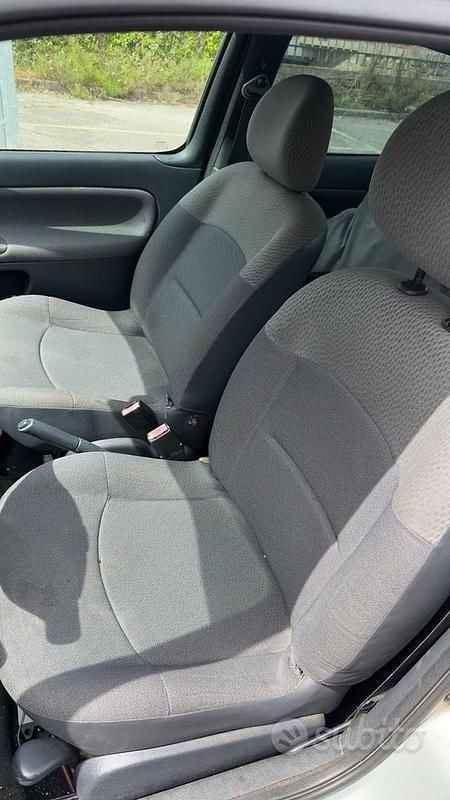 Usata Renault Clio II 2004 Berlina