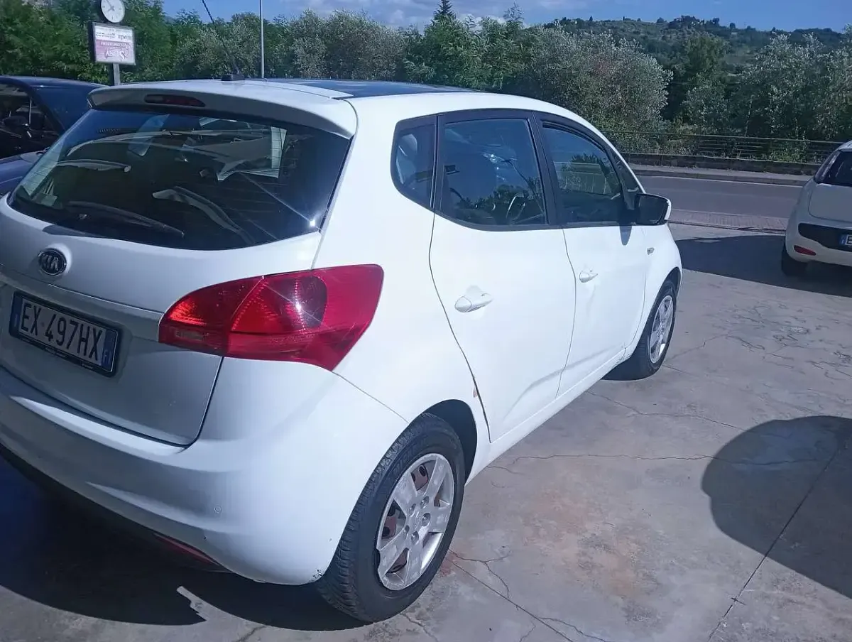 Usata Kia Venga 90 CV (66 kW) 2014 Other Utilitaria