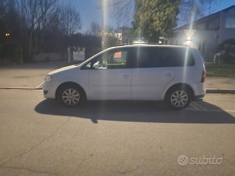 Usata VW Touran 109 CV (80 kW) 2009 Bianco Monovolume