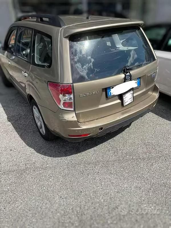 Usata Subaru Forester 147 CV (108 kW) 2009 Grigio scuro metallizzato SUV