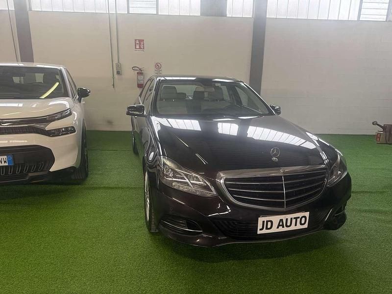 Usata Mercedes E200 136 CV (100 kW) 2015 Nero Berlina