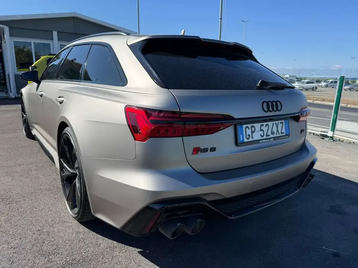 Usata Audi A6 721 CV (530 kW) 2023 Grigio Station wagon