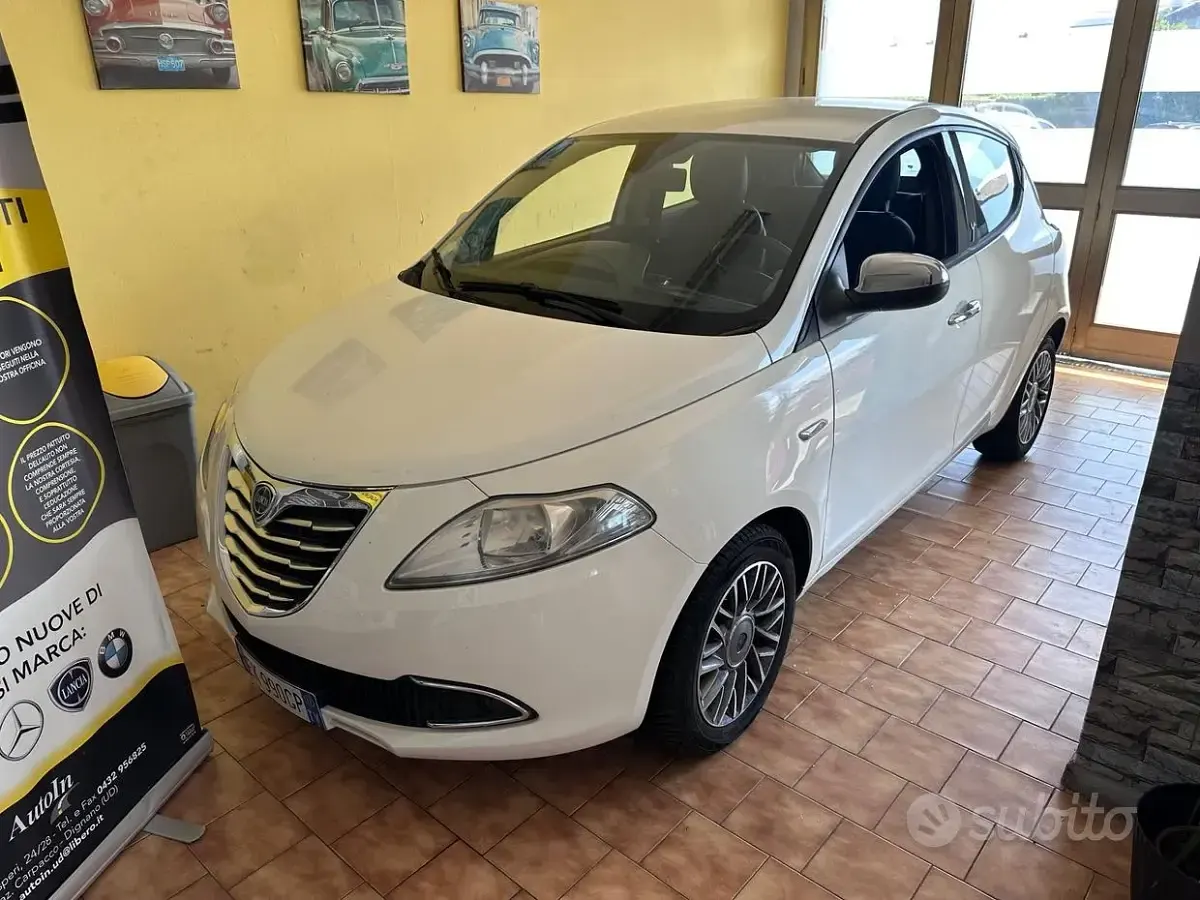 Usata Lancia Ypsilon Gold 86 CV (63 kW) 2011 Bianco Utilitaria