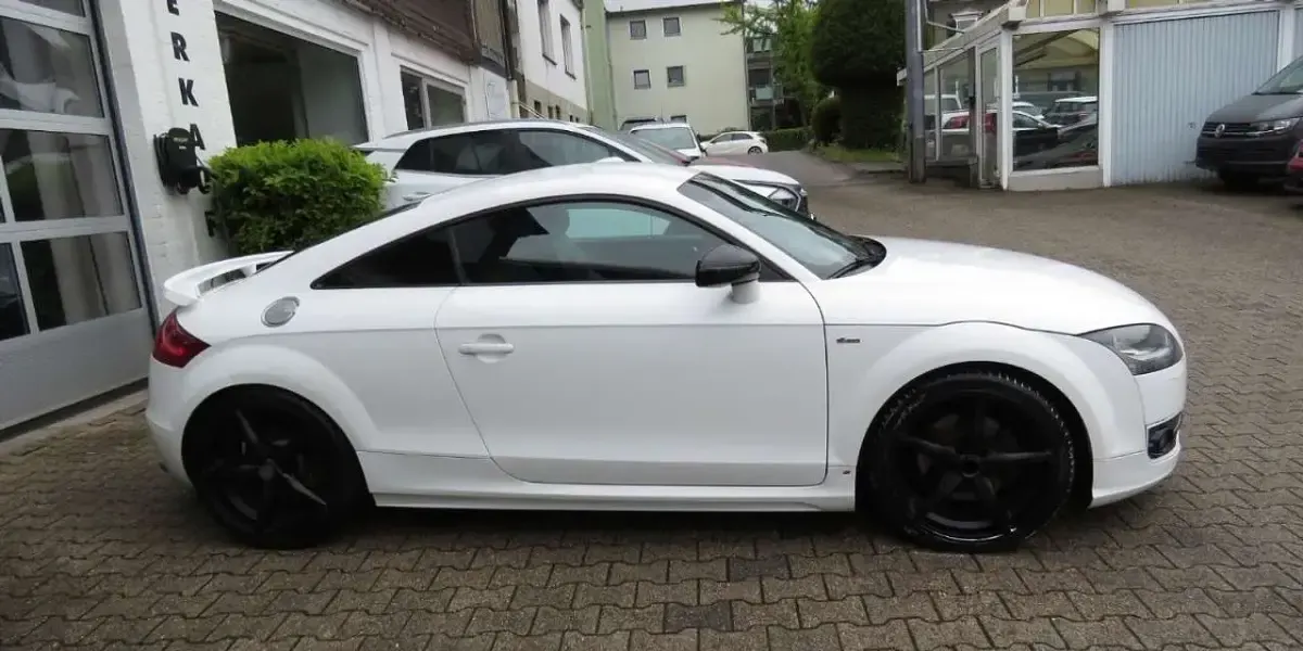 Begagnad Audi TT S-Line 250 HK (183 kW) 2009 Vit Sportkupé