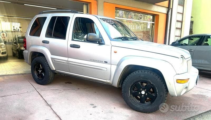 Usata Jeep Cherokee Limited 143 CV (105 kW) 2002 Nero SUV