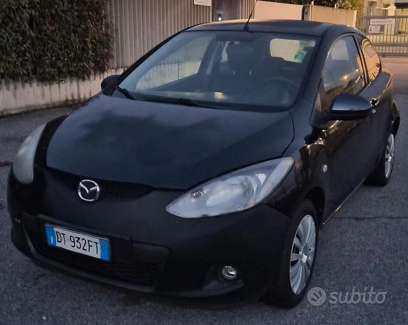 Nero Usata 2009 Mazda 2 Tre volumi | 2490 € (Ottimo prezzo) - Immagine 1/4