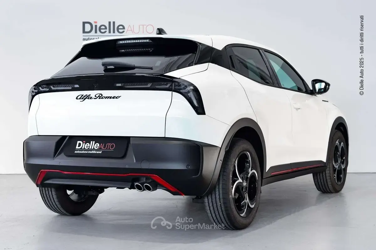 Nuova Alfa Romeo GT Junior Edizione Speciale 197 CV (144 kW) 2025 Nero SUV