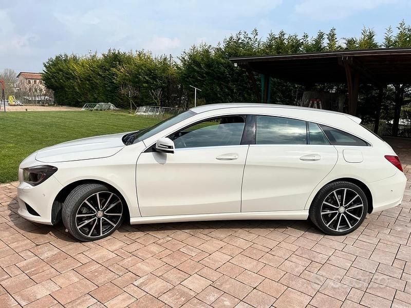 Usata Mercedes CLA200 135 CV (99 kW) 2017 Bianco Station wagon