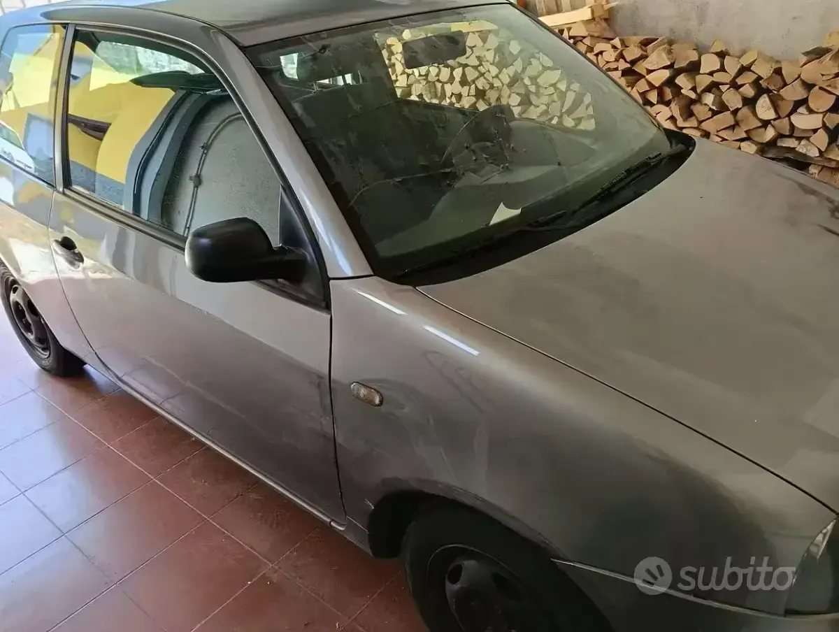 Usata Seat Arosa 50 CV (36 kW) 2002 Grigio Utilitaria