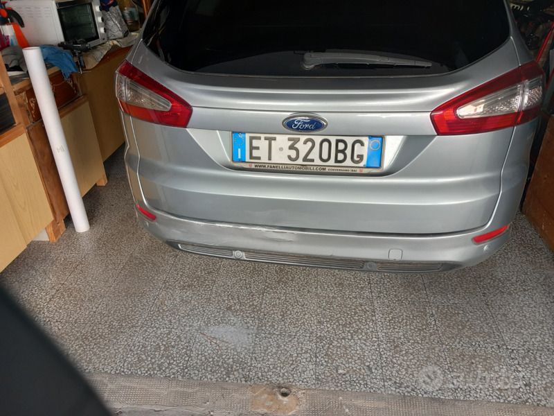 Grigio Usata 2013 Ford Mondeo Station wagon | 4000 € (Buon prezzo) - Immagine 1/1