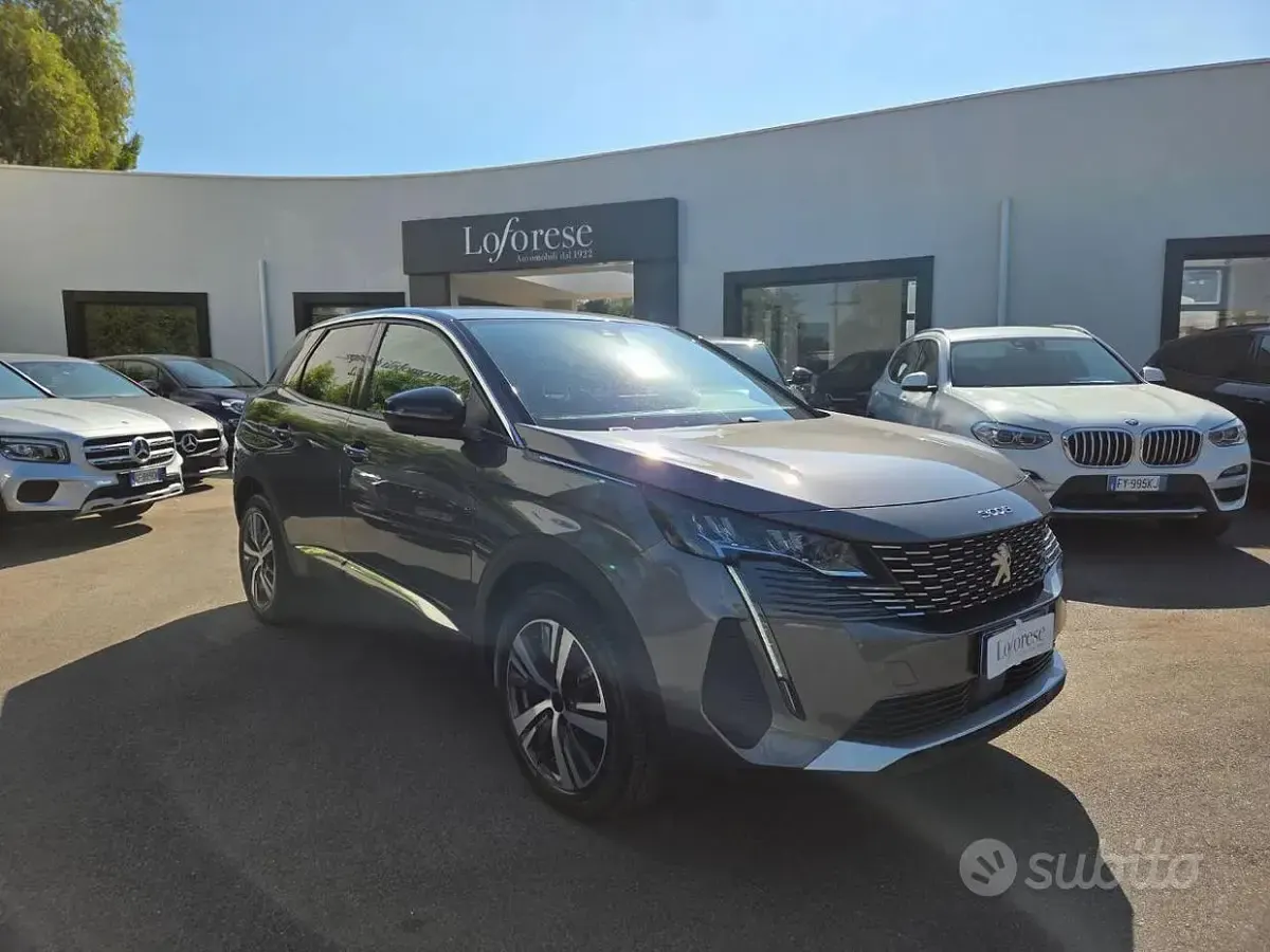 Usata Peugeot 3008 Allure 131 CV (96 kW) 2024 Grigio scuro metallizzato SUV