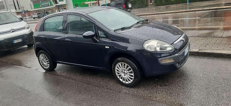 Usata Fiat Punto 86 CV (63 kW) 2015 Blu/azzurro Utilitaria