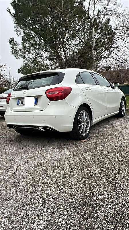 Usata Mercedes A180 109 CV (80 kW) 2016 Berlina
