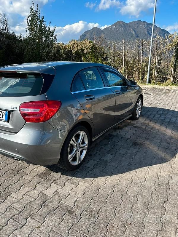 Usata Mercedes CLA180 2016 Grigio Berlina