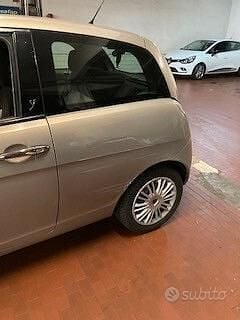 Usata Lancia Ypsilon 59 CV (43 kW) 2008 Beige Utilitaria