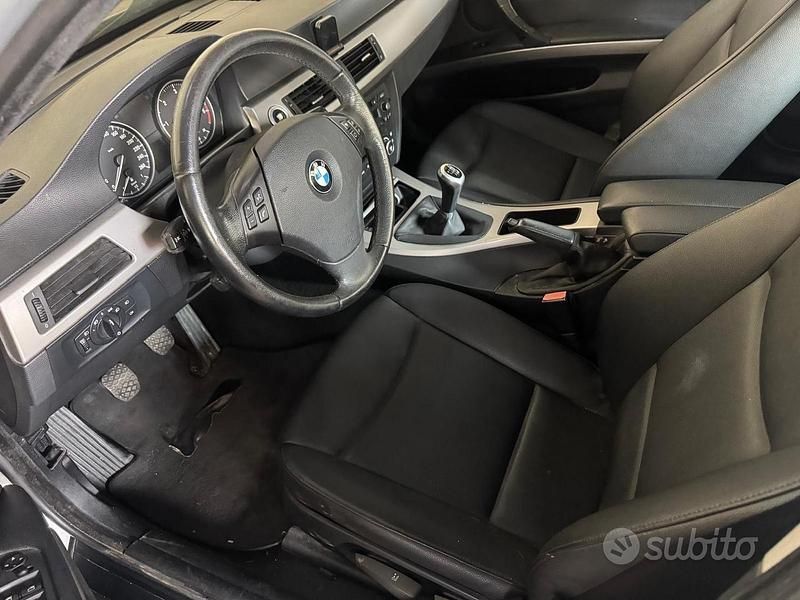 Usata BMW 318 143 CV (105 kW) 2008 Grigio Berlina