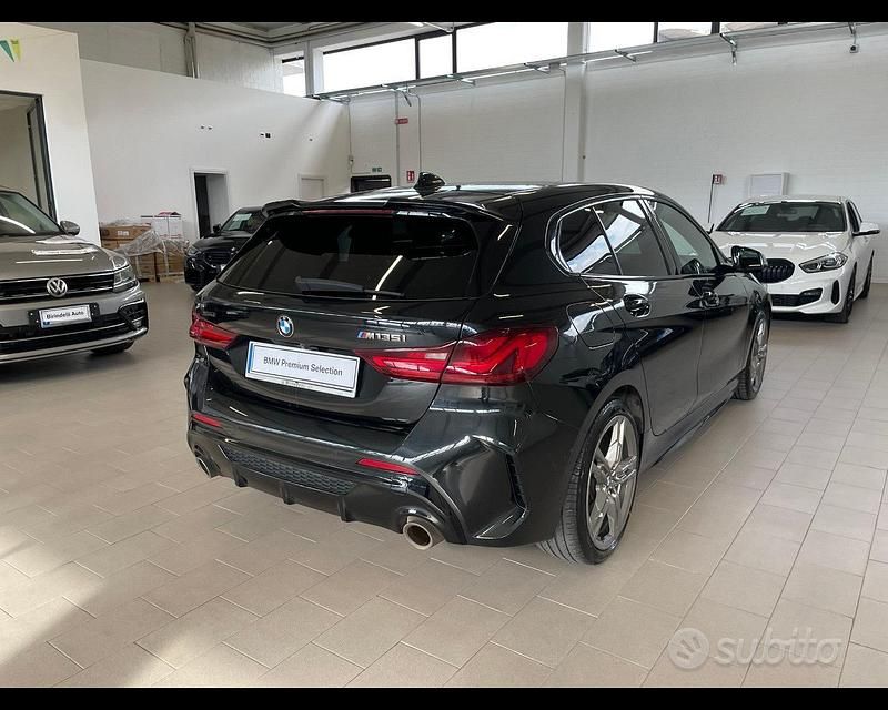 Usata BMW M135 Performance 306 CV (225 kW) 2021 Black sapphire metallizzato Utilitaria