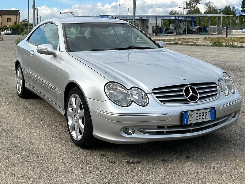 Usata Mercedes CLK270 Avantgarde 169 CV (124 kW) 2004 Grigio Coupé