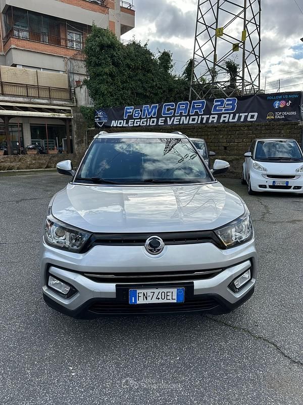 Usata Ssangyong (KGM) Tivoli 128 CV (94 kW) 2018 Argento SUV