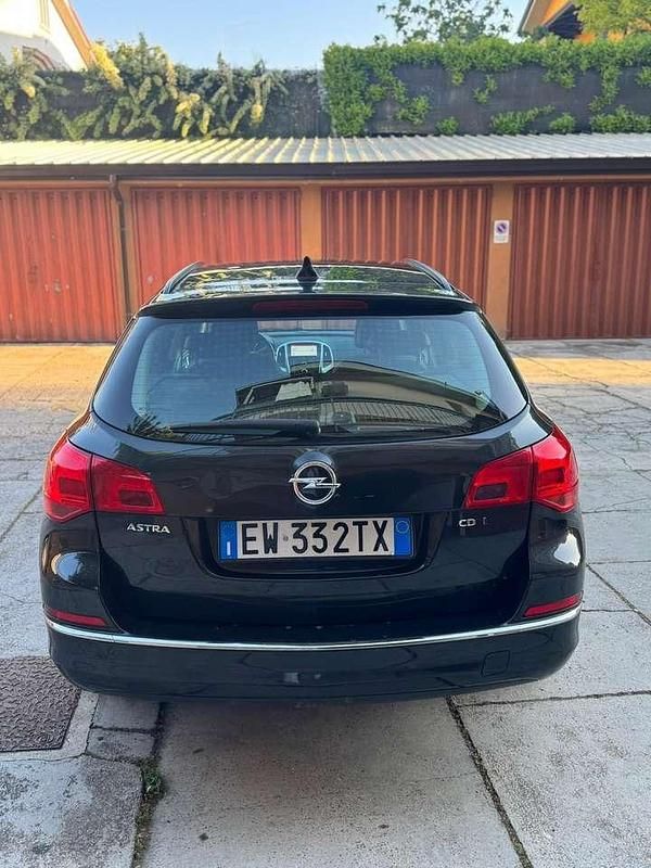 Usata Opel Astra Cosmo 110 CV (80 kW) 2014 Other Station wagon