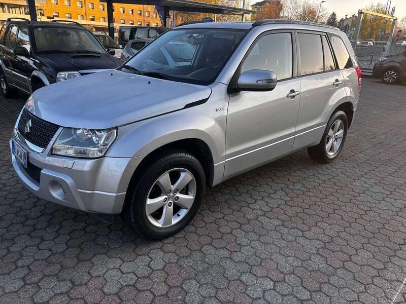 Other Usata 2010 Suzuki Grand Vitara SUV | 10.500 € (Cara) - Immagine 1/4