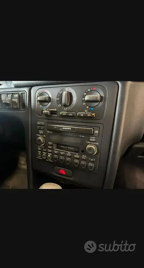Usata Volvo V70 226 CV (166 kW) 1997 Nero Station wagon