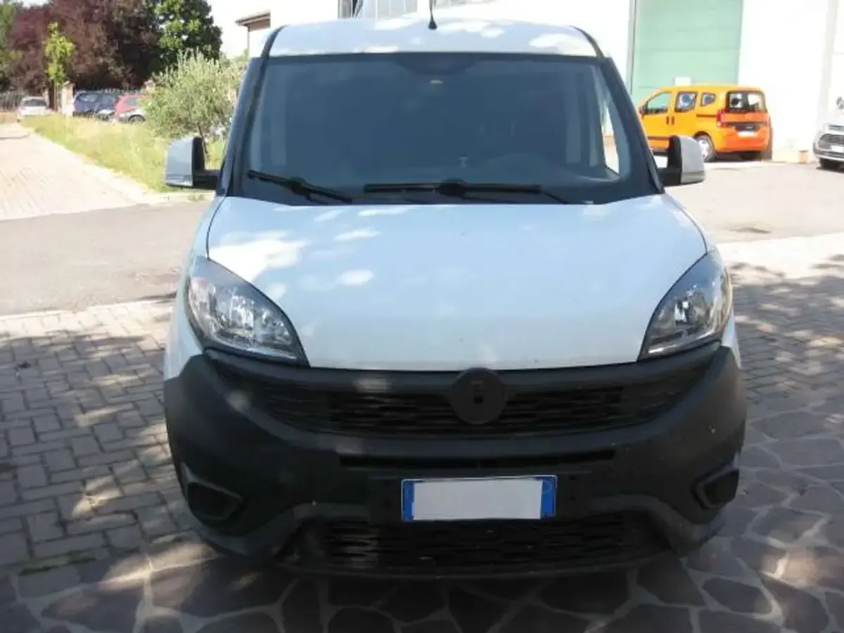 Usata Fiat Doblò 120 CV (88 kW) 2019 Bianco gelato Monovolume