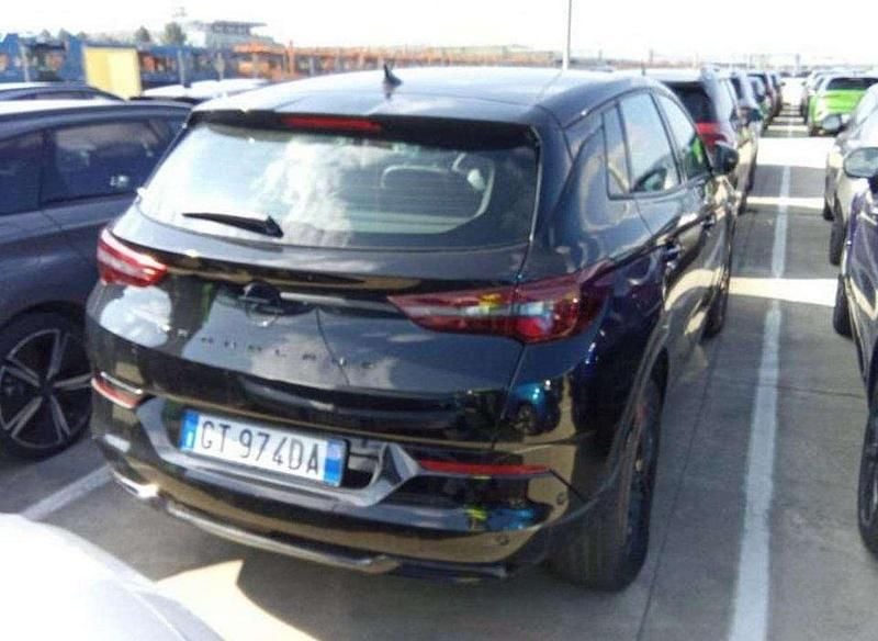 Usata Opel Grandland X 131 CV (96 kW) 2024 Nero / metallizzato SUV