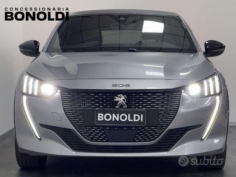 Usata Peugeot 208 GT 101 CV (74 kW) 2022 Grigio Utilitaria