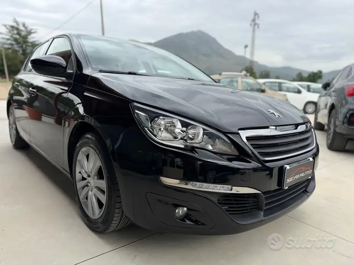 Usata Peugeot 308 Active 116 CV (85 kW) 2014 Nero Berlina
