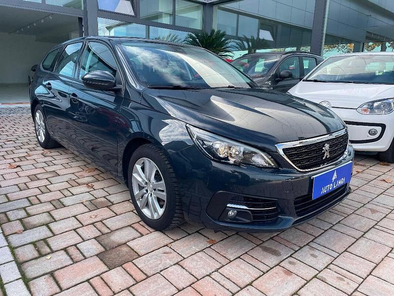 Usata Peugeot 308 SW Active 102 CV (75 kW) 2020 Blu Station wagon