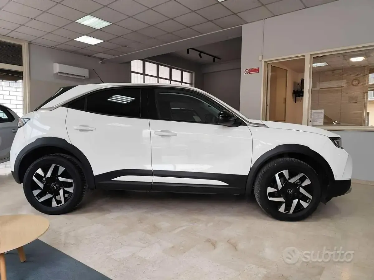 Usata Opel Mokka Elegance 101 CV (74 kW) 2023 Bianco SUV