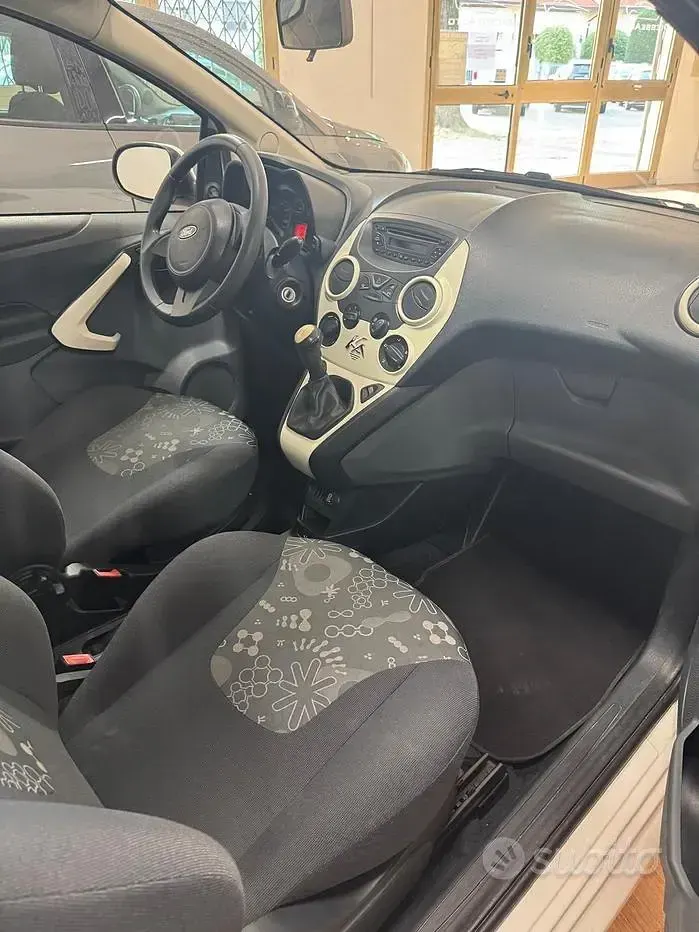 Usata Ford Ka 69 CV (50 kW) 2014 Bianco Berlina