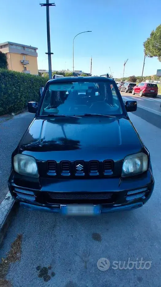 Usata Suzuki Jimny 86 CV (63 kW) 2006 Nero SUV