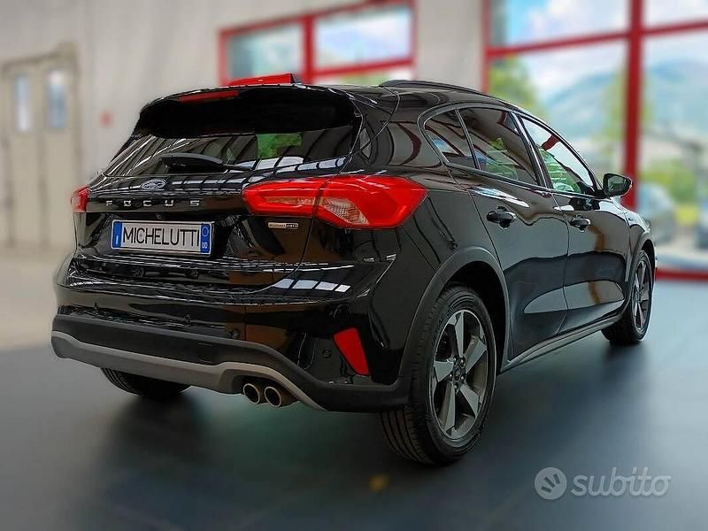 Usata Ford Focus Active 125 CV (91 kW) 2022 Nero SUV
