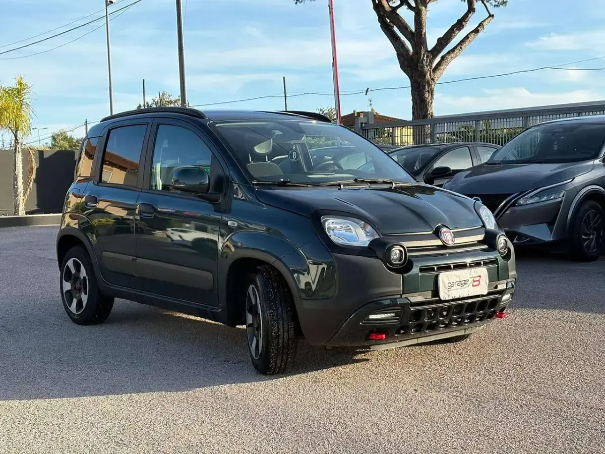 Usata Fiat Panda Cross Cross 69 CV (50 kW) 2023 Verde metallizzato Utilitaria