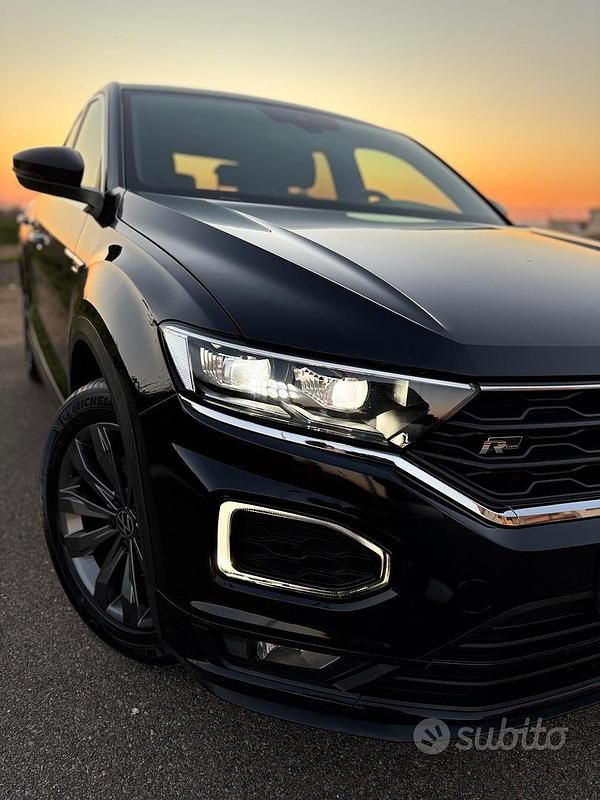 Usata VW T-Roc R-line 150 CV (110 kW) 2021 Nero SUV
